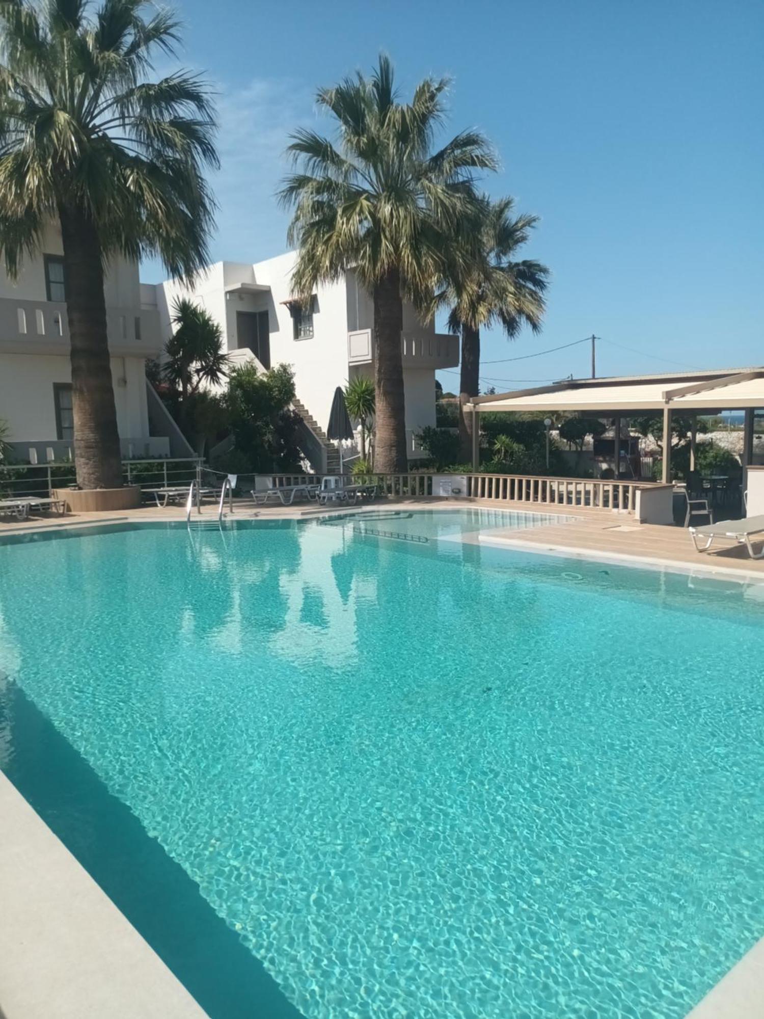 Cathrin Suites Stavrós Exteriör bild